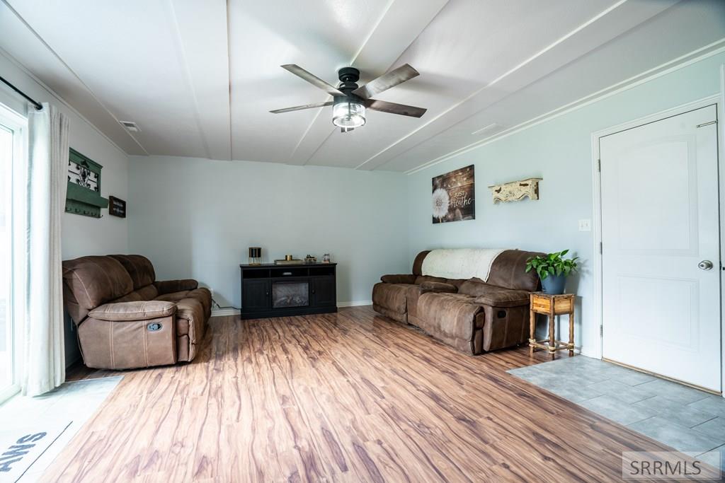 4130 E Forest Glen Drive Property Photo 9
