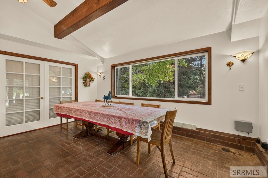 2195 S Midway Avenue Property Photo 13