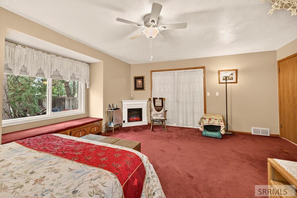 2195 S Midway Avenue Property Photo 17