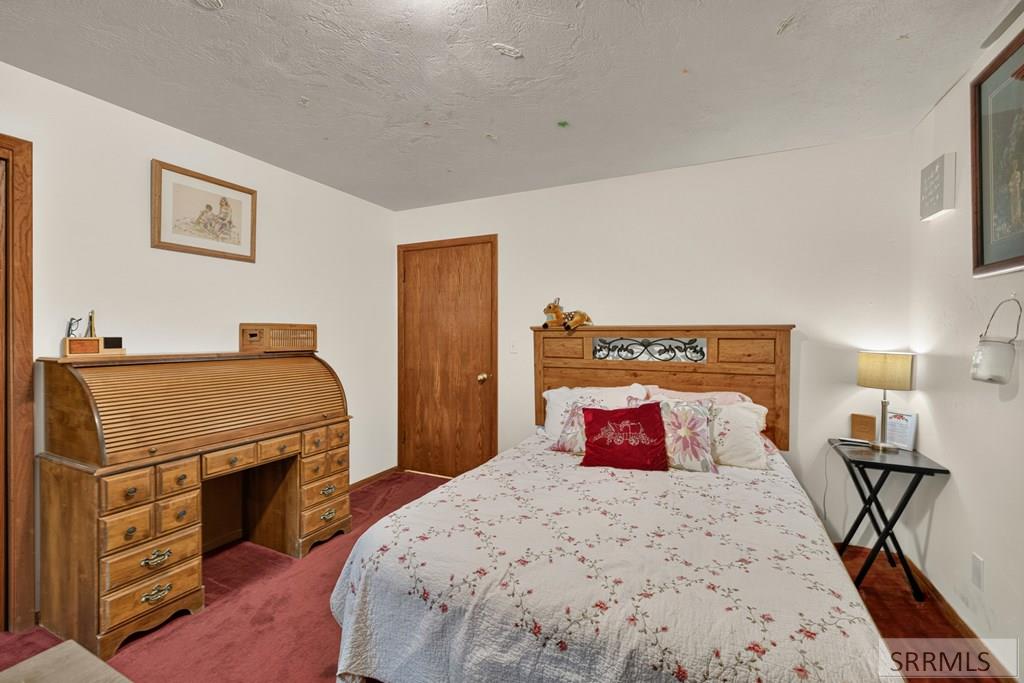 2195 S Midway Avenue Property Photo 20