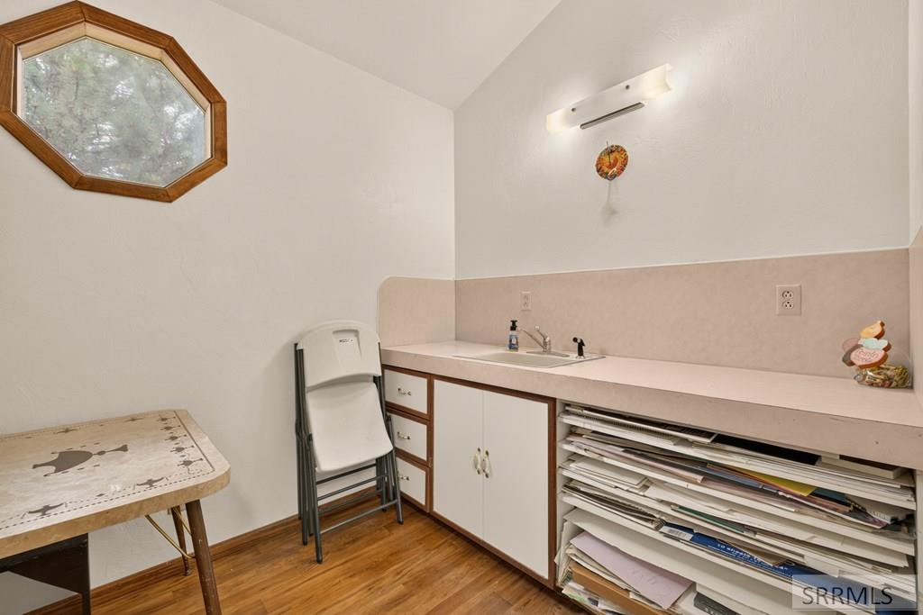 2195 S Midway Avenue Property Photo 29