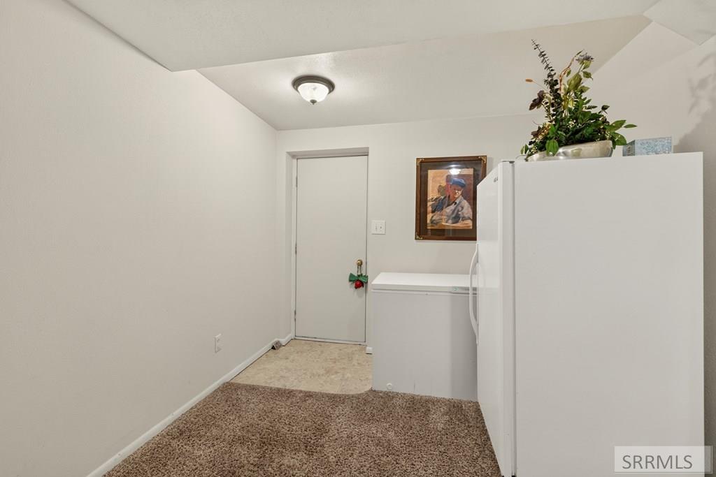 2195 S Midway Avenue Property Photo 31
