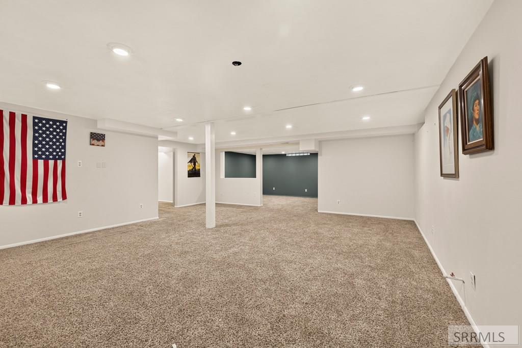 2195 S Midway Avenue Property Photo 33