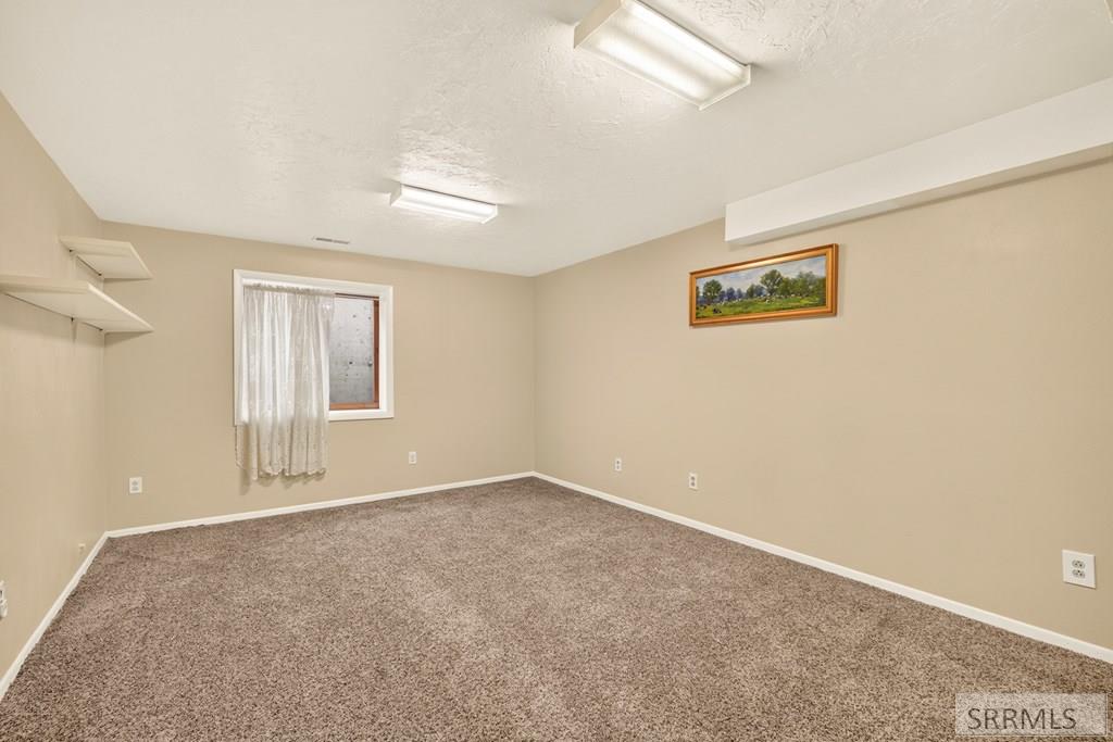 2195 S Midway Avenue Property Photo 40