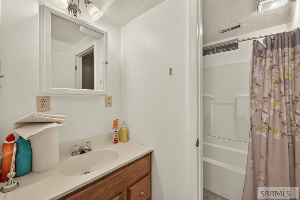 2195 S Midway Avenue Property Photo 42