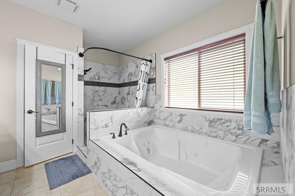 9232 N Mapleview Drive Property Photo 17