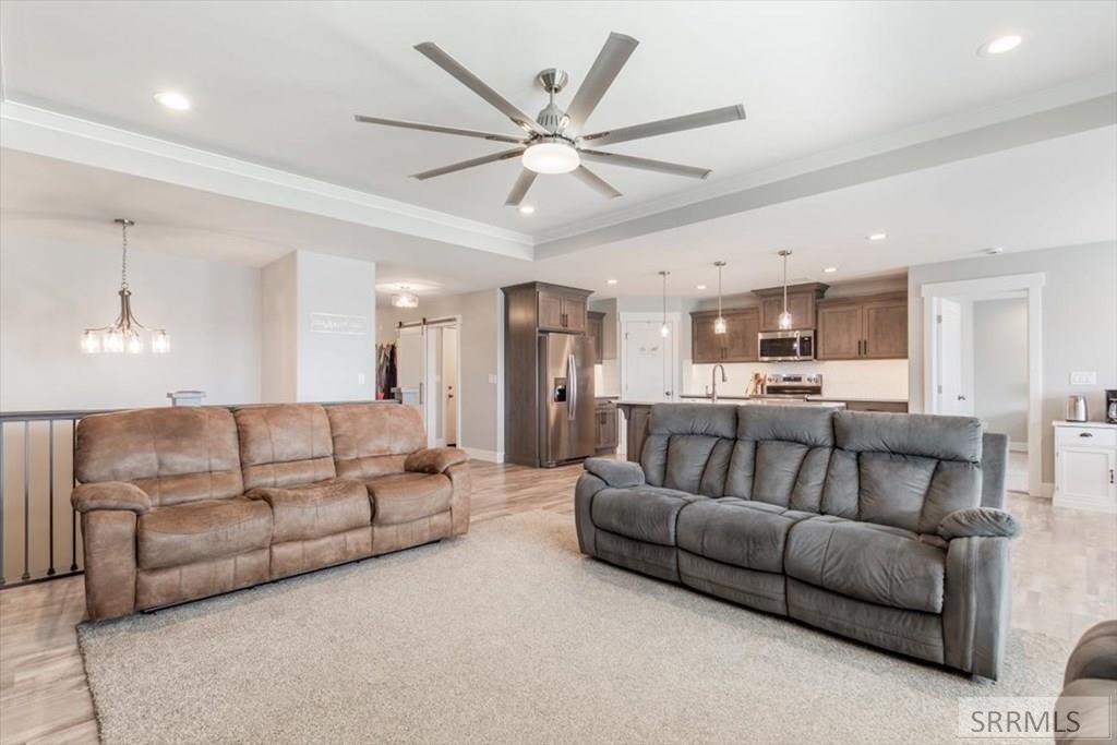 5849 Macrae Dr Property Photo 4