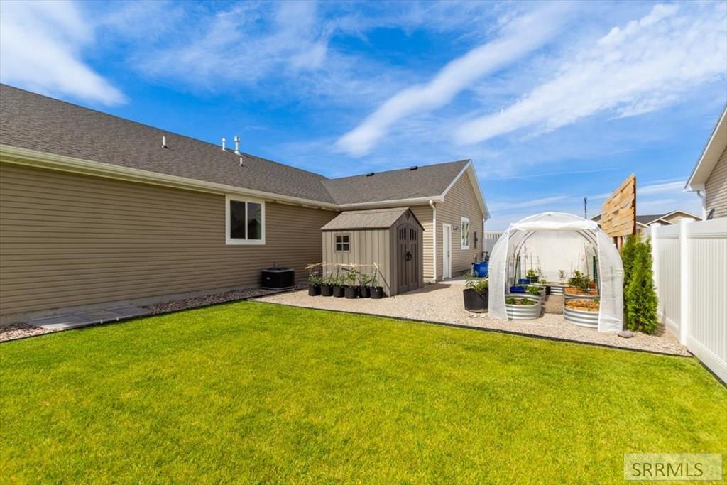 5849 Macrae Dr Property Photo 31