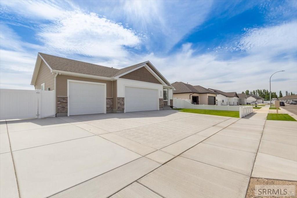 5849 Macrae Dr Property Photo 35