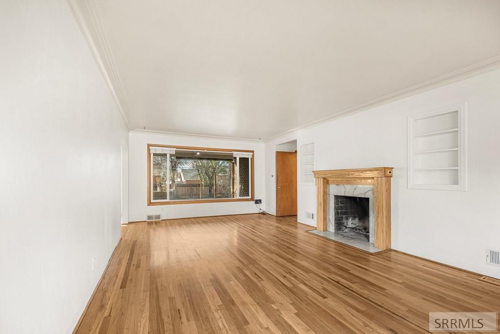 181 W 13th Street Property Photo 6