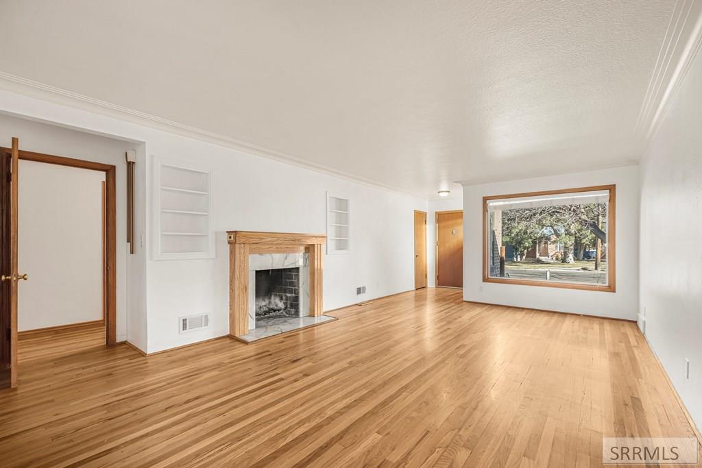 181 W 13th Street Property Photo 7