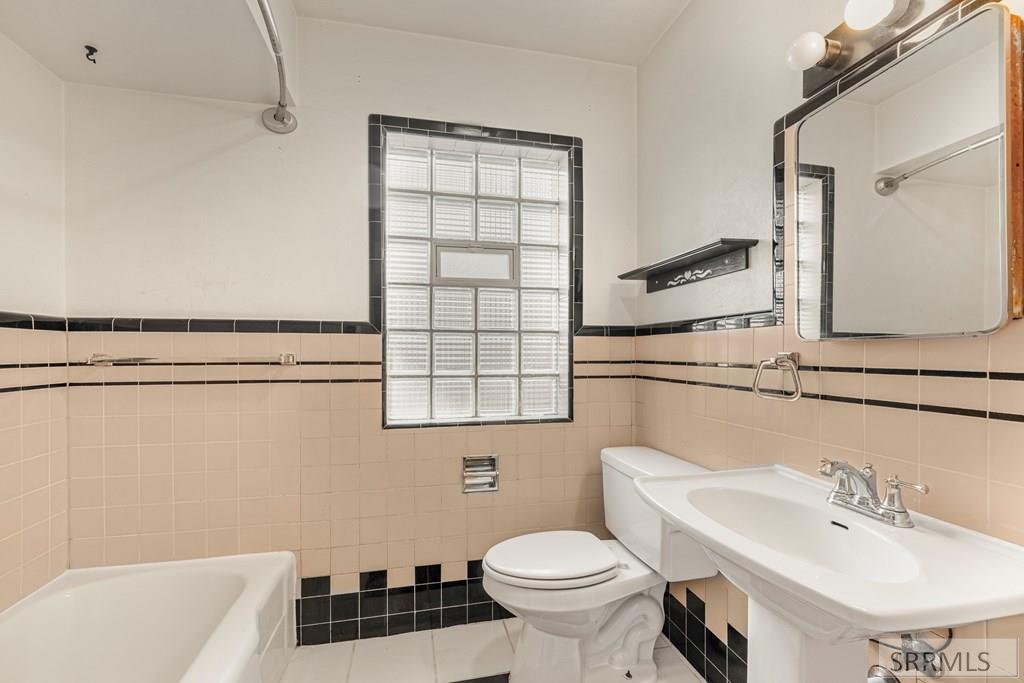 181 W 13th Street Property Photo 18