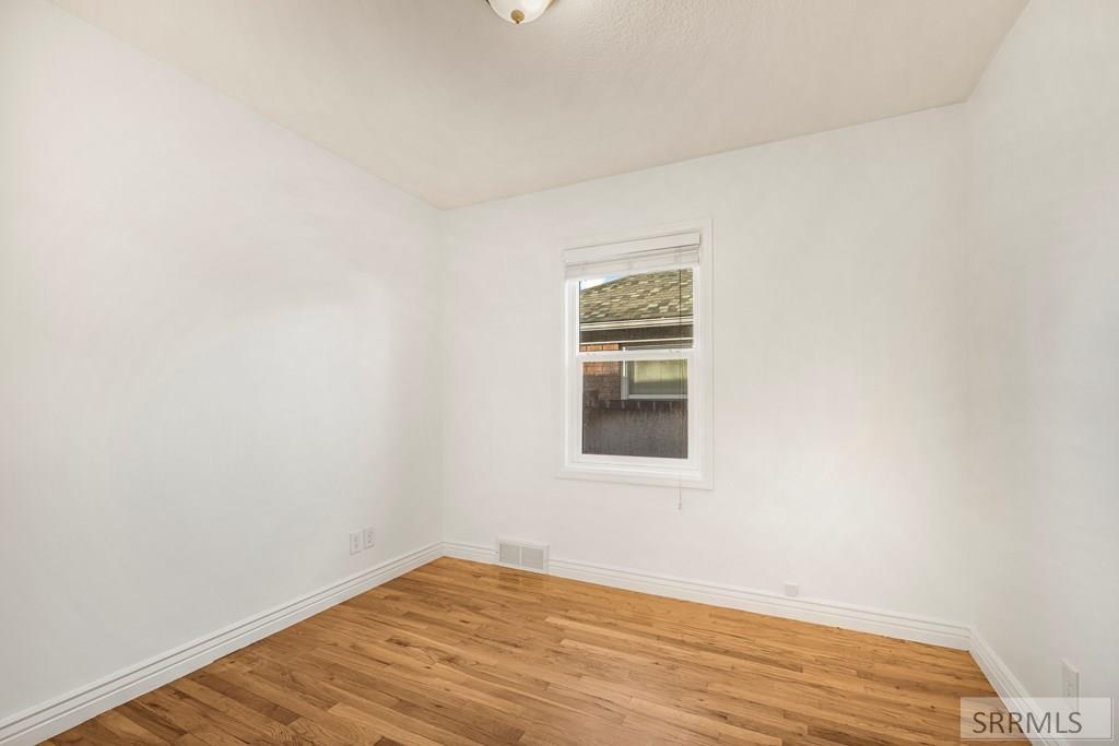 181 W 13th Street Property Photo 25