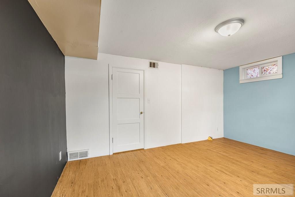 181 W 13th Street Property Photo 34