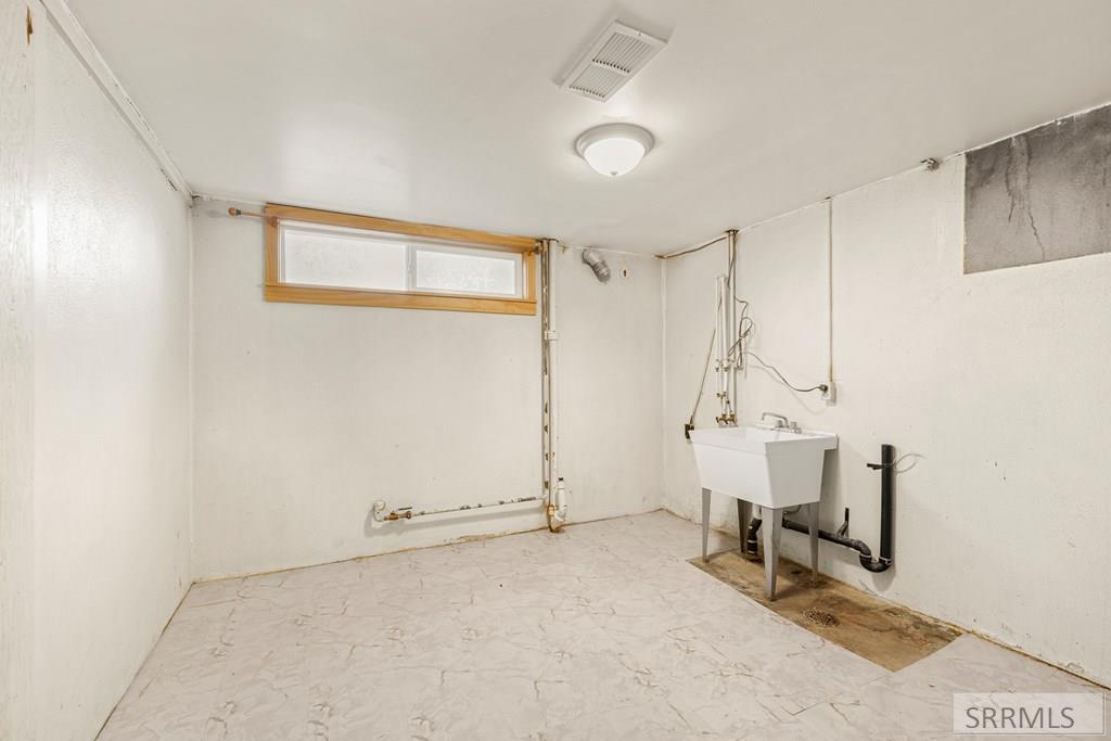 181 W 13th Street Property Photo 37