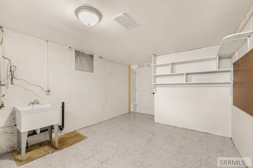 181 W 13th Street Property Photo 39