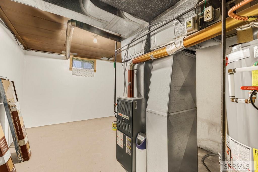181 W 13th Street Property Photo 41