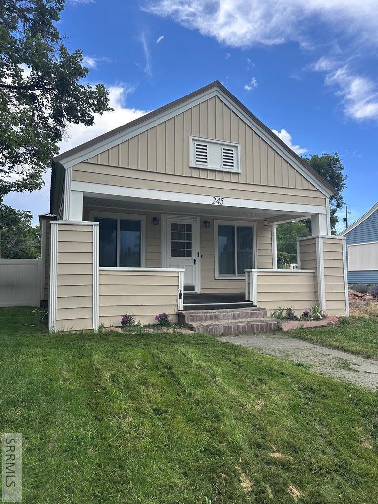 245 6th Street Property Photo 1
