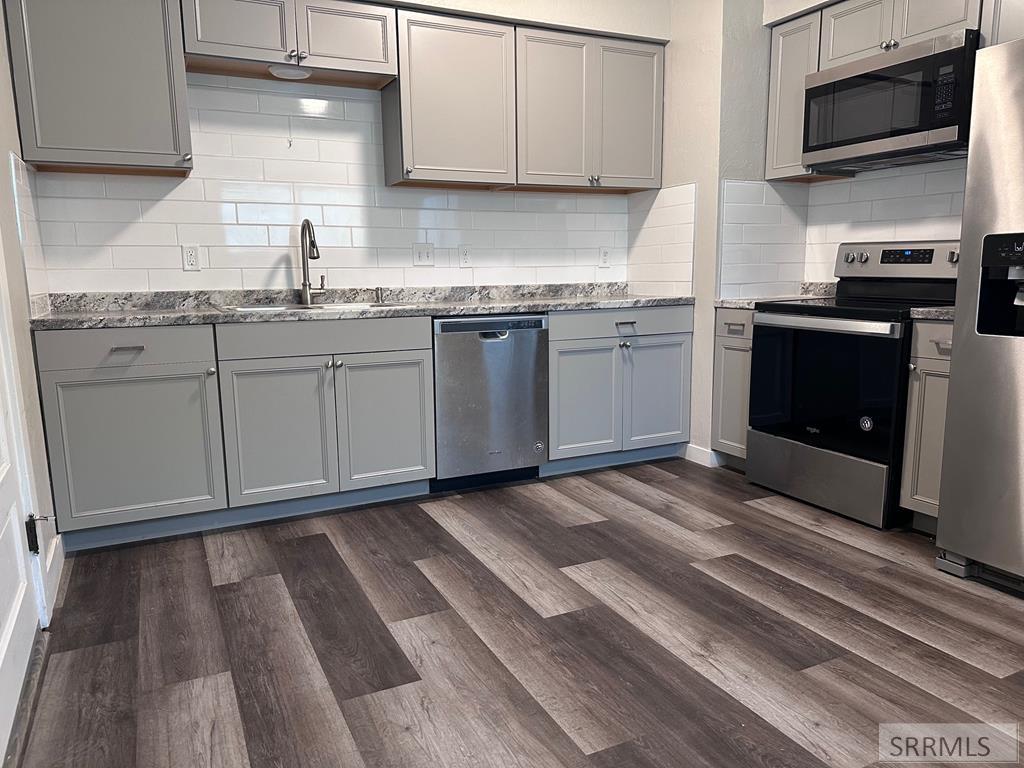 245 6th Street Property Photo 2