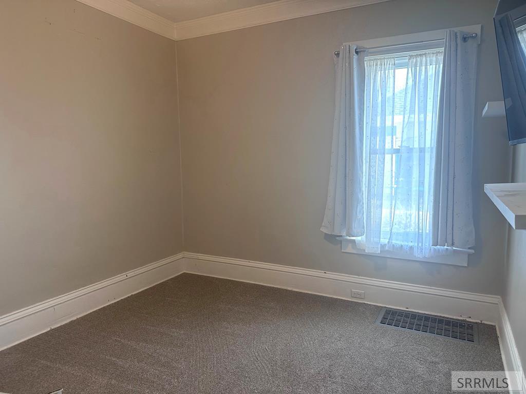 245 6th Street Property Photo 8