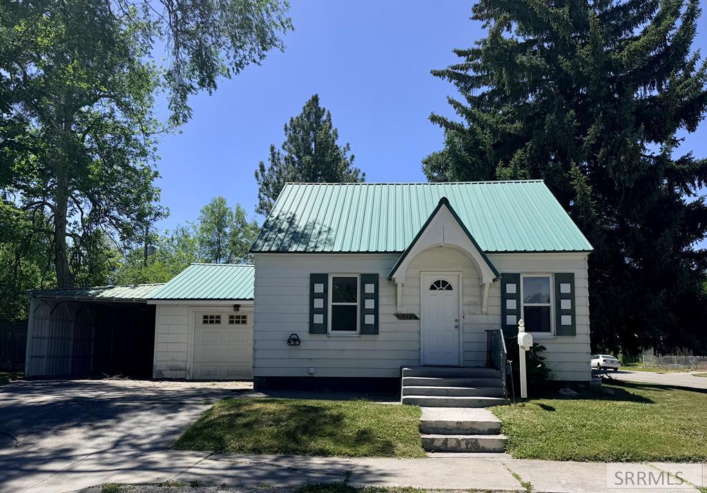 402 3rd Street Property Photo 1