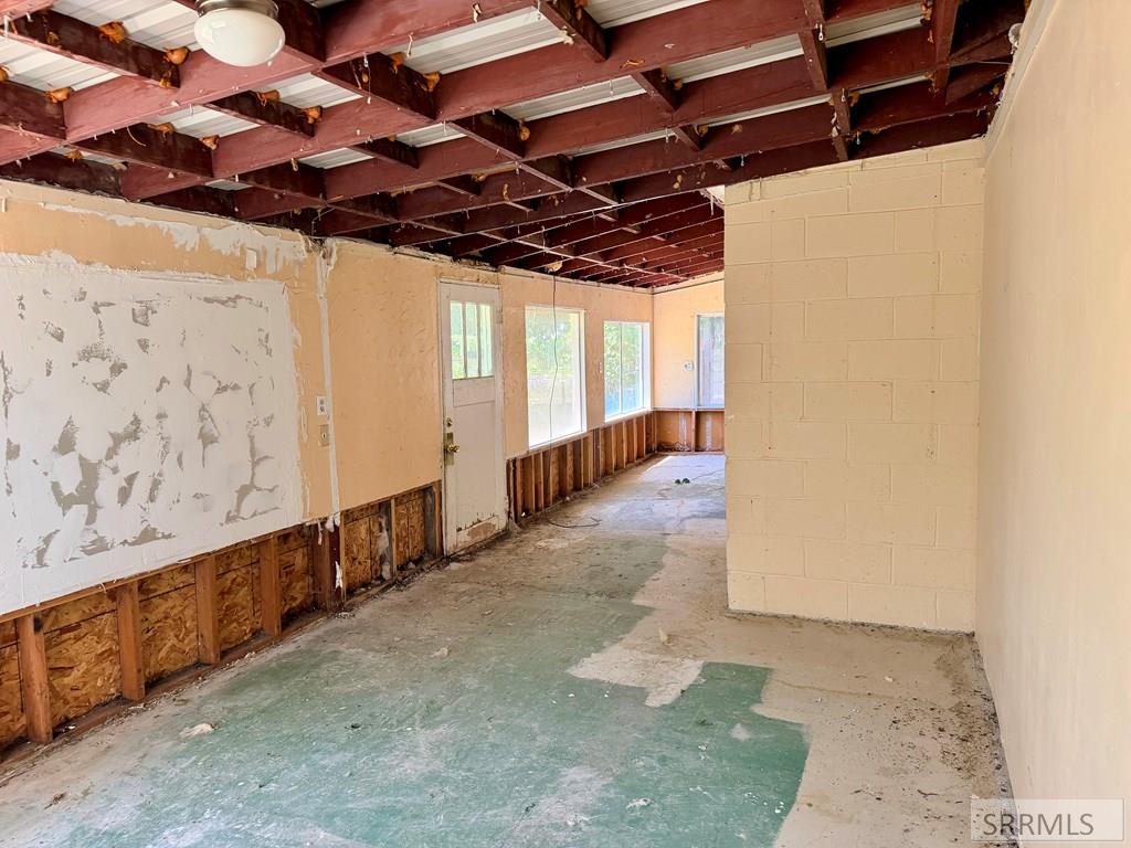 402 3rd Street Property Photo 18