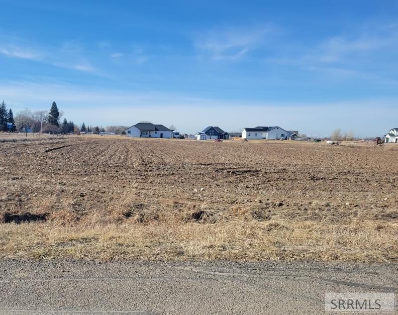 L27blk1 N 4544 E Property Photo