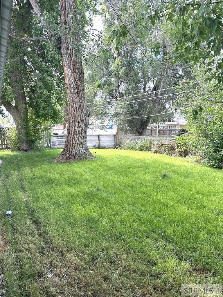 1015 Lovejoy Street Property Photo 11