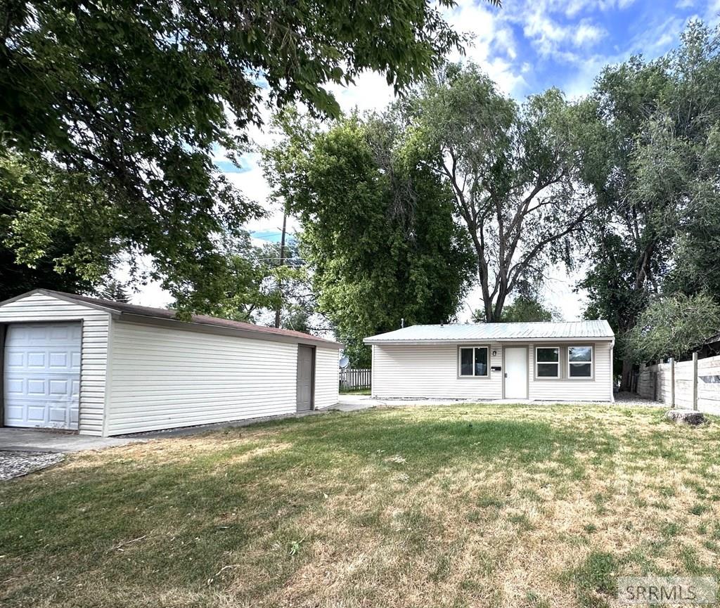 1015 Lovejoy Street Property Photo 13