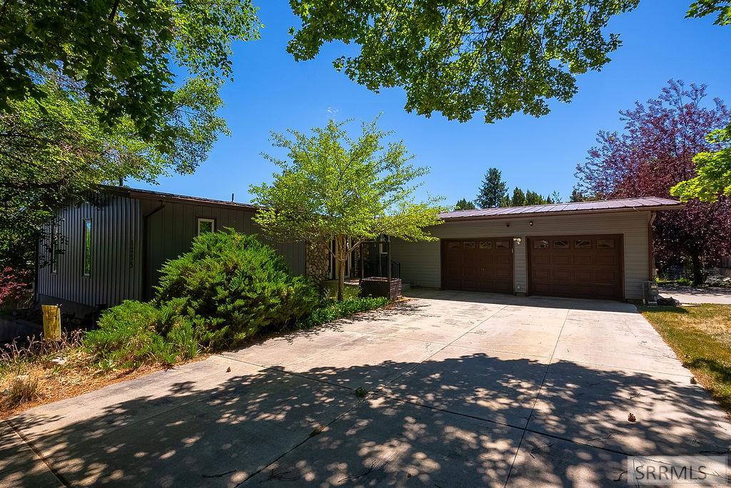 1255 Chokecherry Dr Property Photo 8