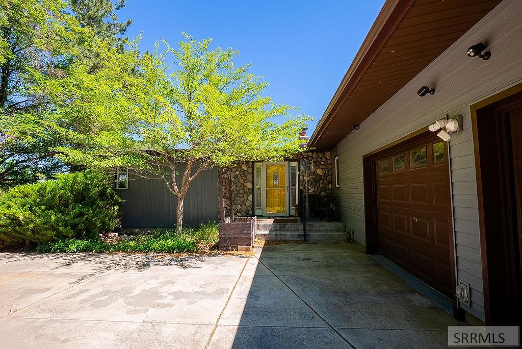 1255 Chokecherry Dr Property Photo 10