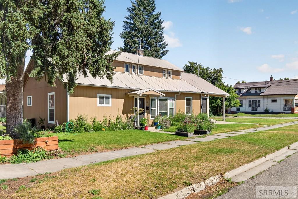 1221 Sage Avenue Property Photo 3