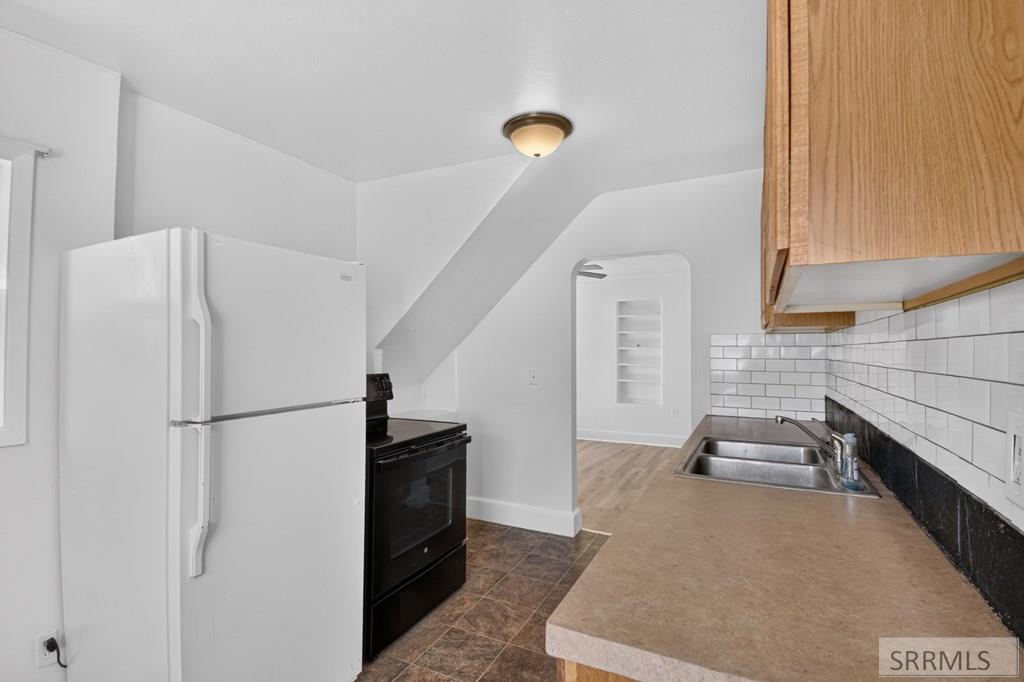 1221 Sage Avenue Property Photo 9