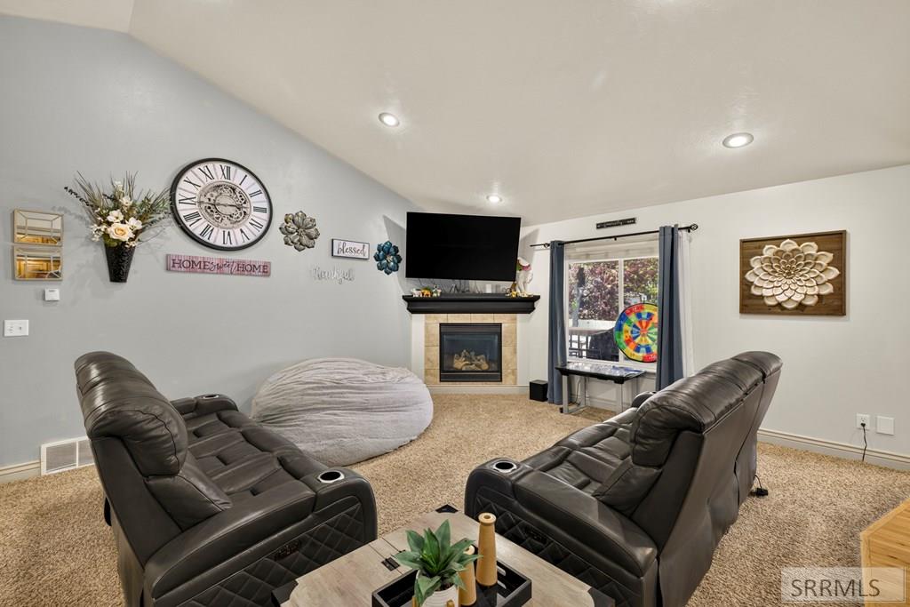 3879 E 12 N Property Photo 7