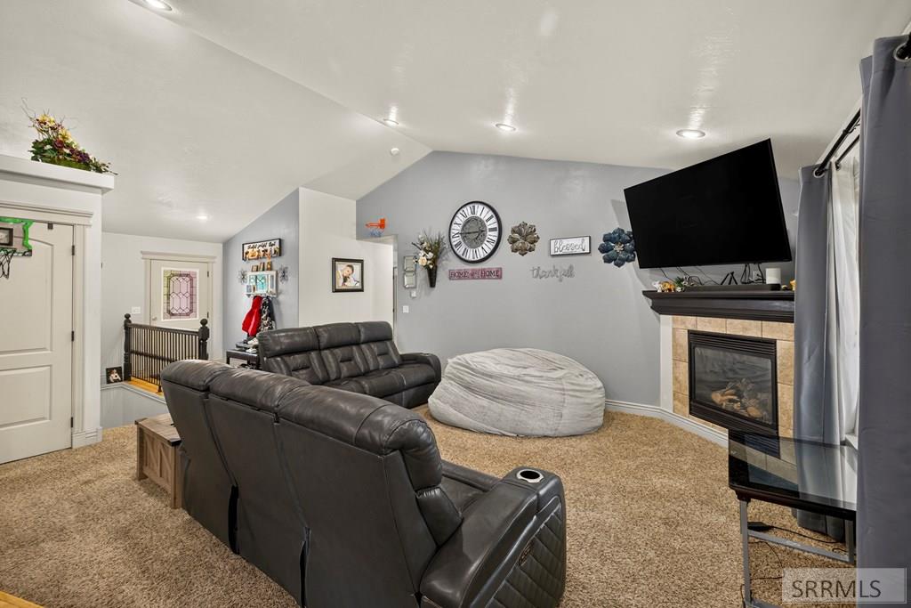 3879 E 12 N Property Photo 8