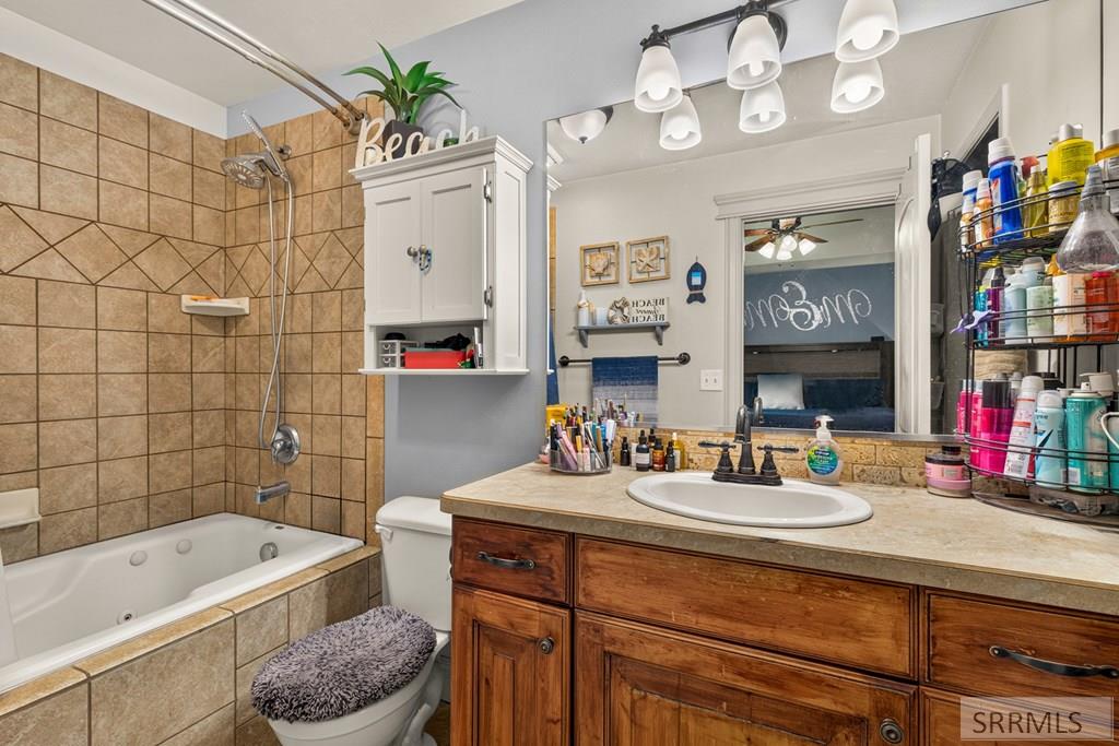 3879 E 12 N Property Photo 16