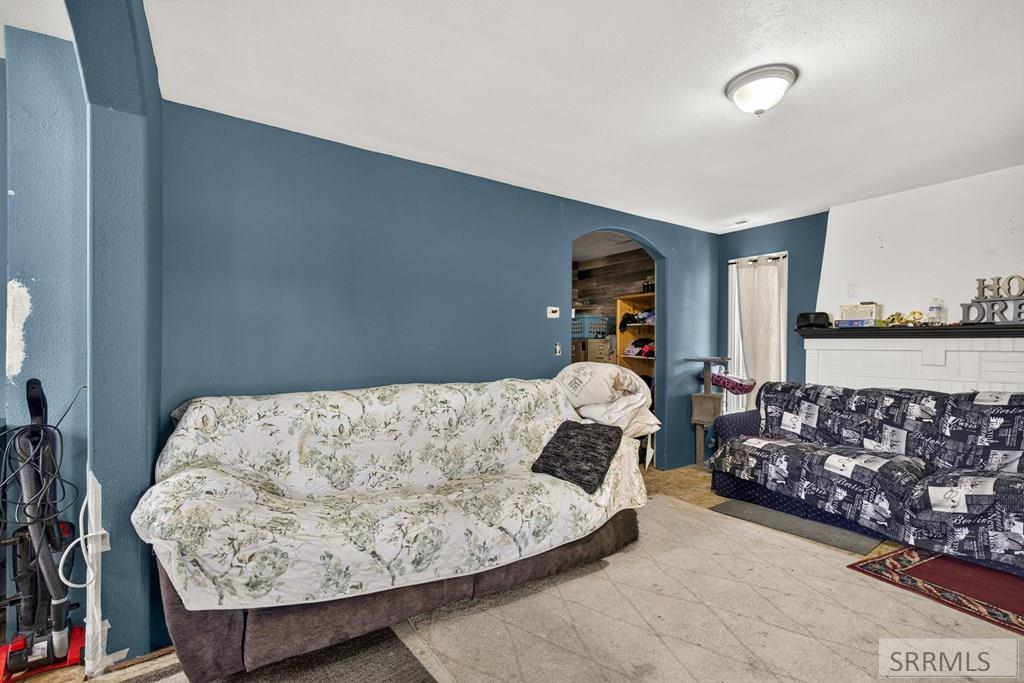 503 Gladstone Street Property Photo 8