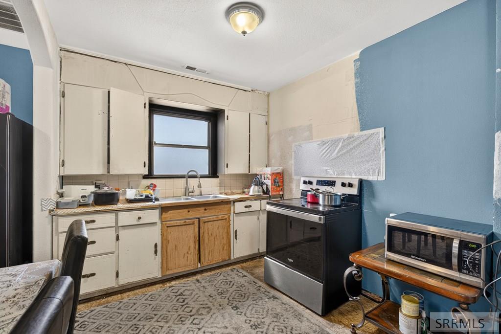 503 Gladstone Street Property Photo 10