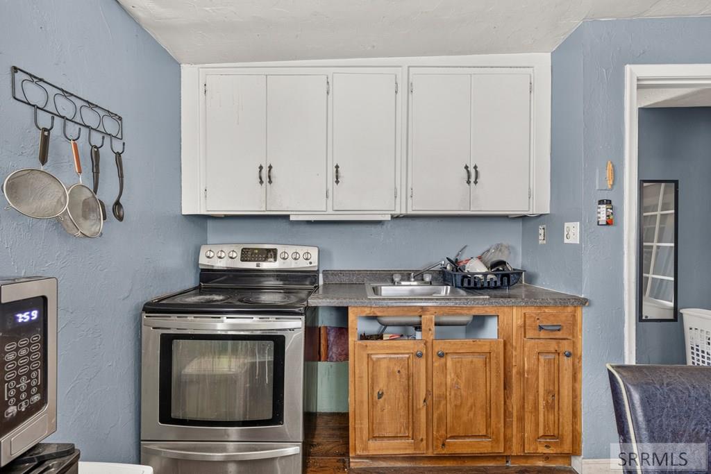 503 Gladstone Street Property Photo 11