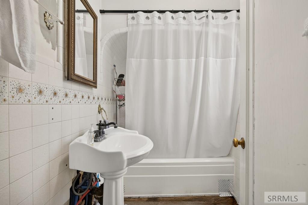 503 Gladstone Street Property Photo 16