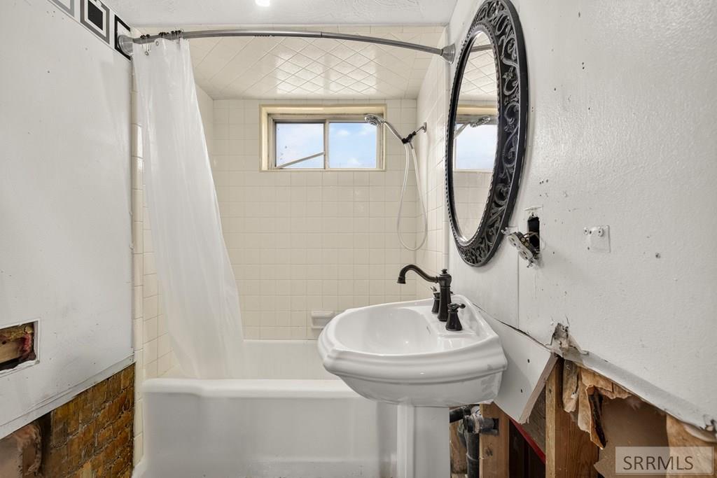 503 Gladstone Street Property Photo 27