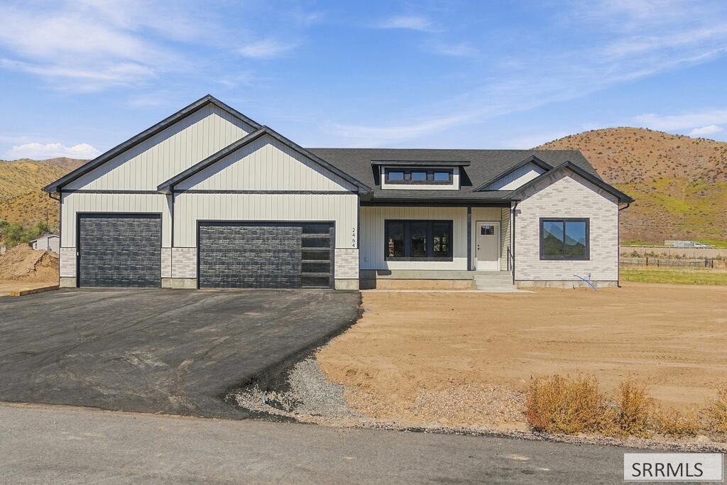 2464 Old Canyon Drive Property Photo 1