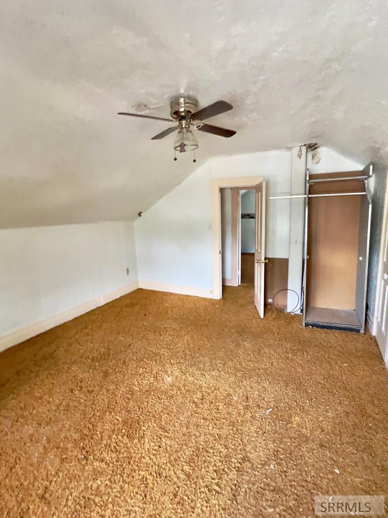 405 E Avenue B Property Photo 6