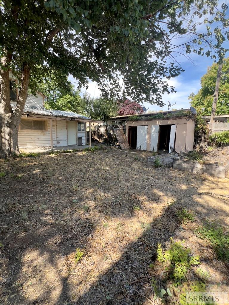 405 E Avenue B Property Photo 17