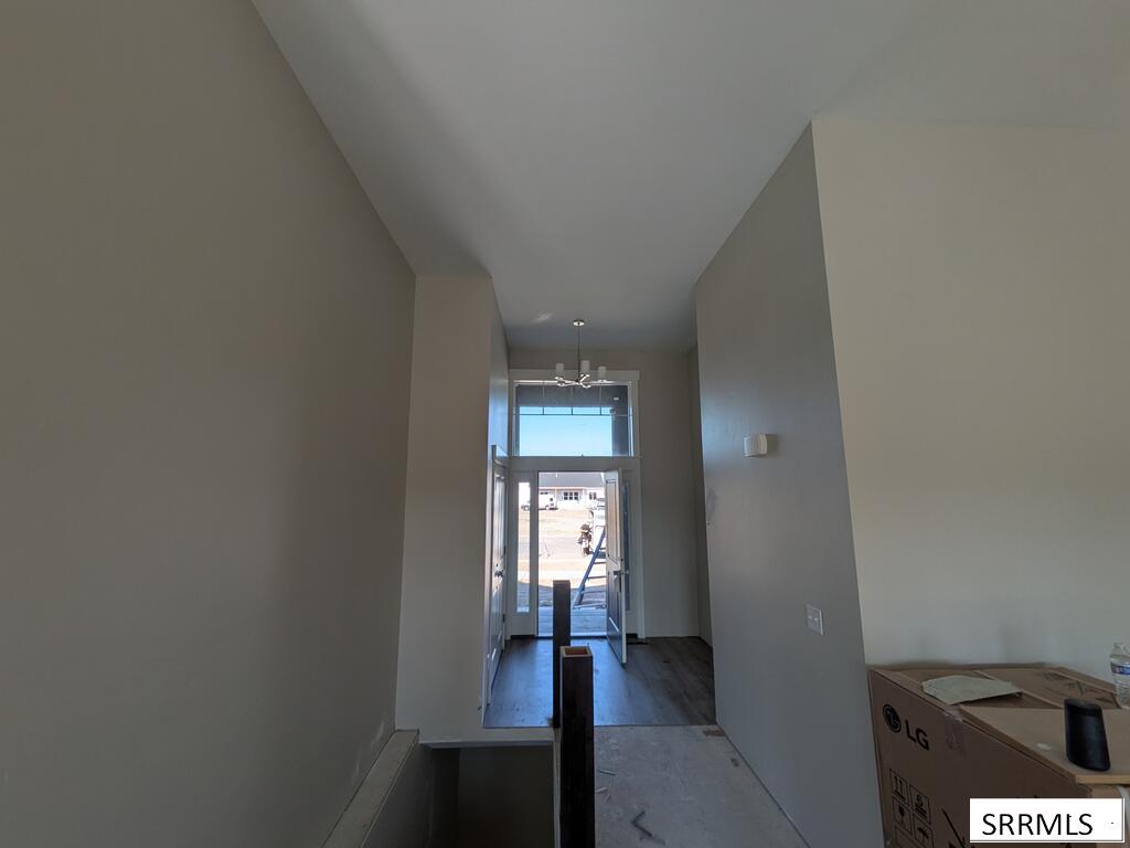 516 Meadowbrook Property Photo 3