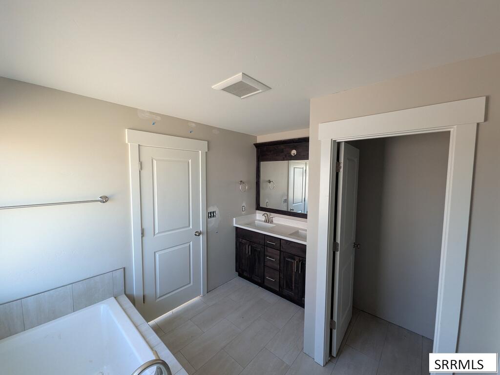 516 Meadowbrook Property Photo 6