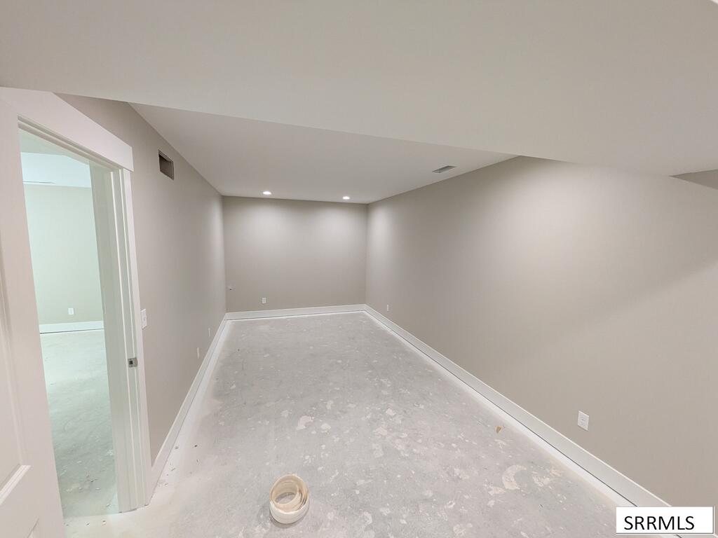 516 Meadowbrook Property Photo 14