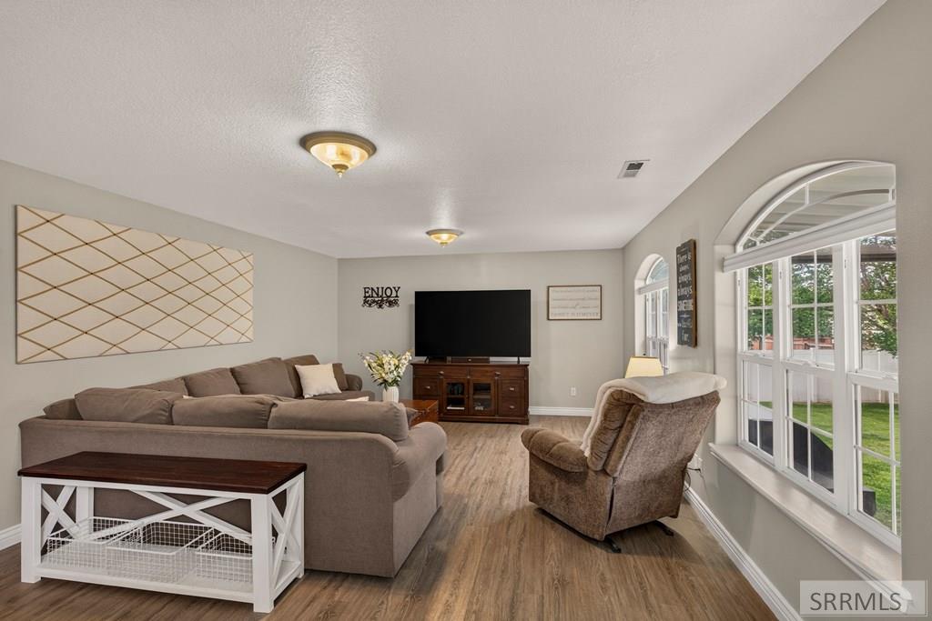4463 Teewinot Property Photo 5