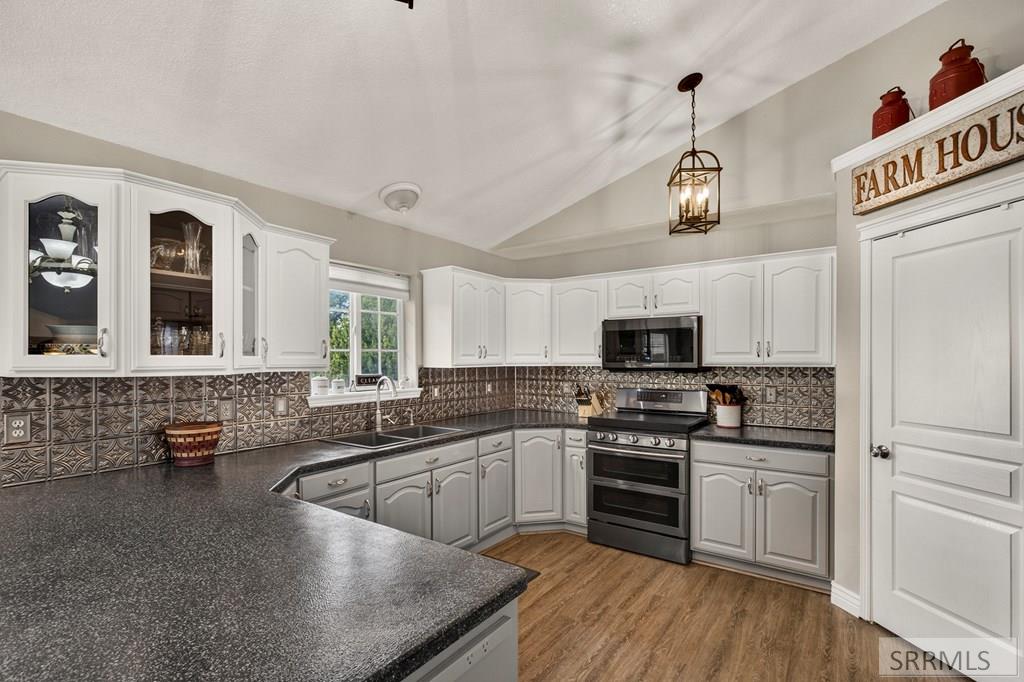 4463 Teewinot Property Photo 8