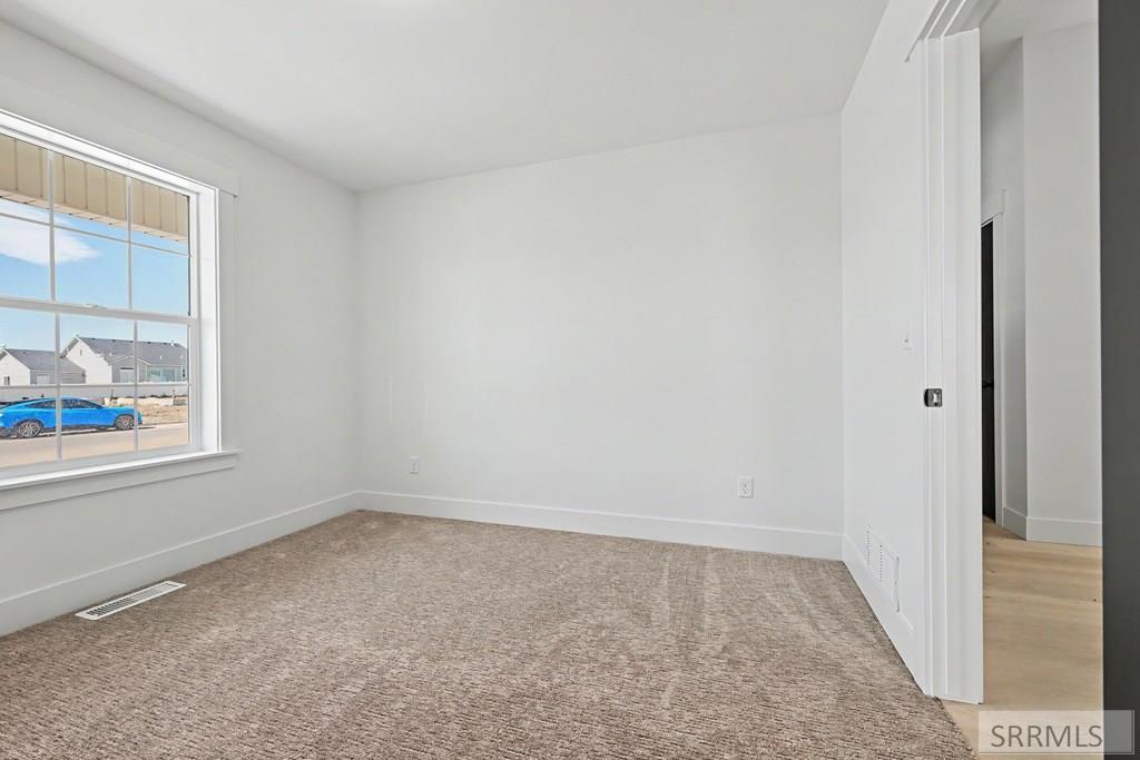 460 Willow Bend Avenue Property Photo 9